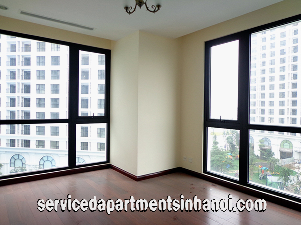 Party Furnished Spacious Three bedroom for lease in Vinhomes Royal City 4