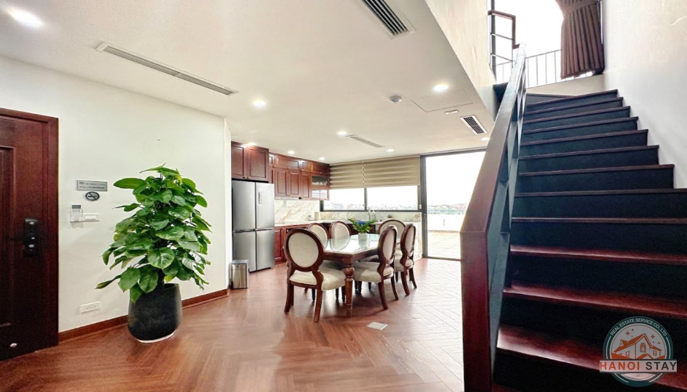 PENT HOUSE APARTMENT FOR RENT IN NHAT CHIEU AREA, TAY HO 2
