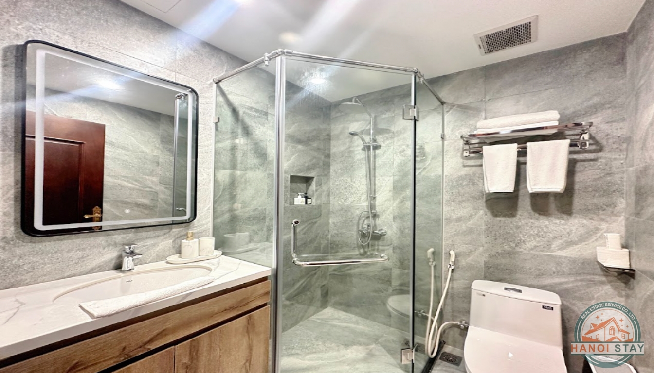 PENT HOUSE APARTMENT FOR RENT IN NHAT CHIEU AREA, TAY HO 7