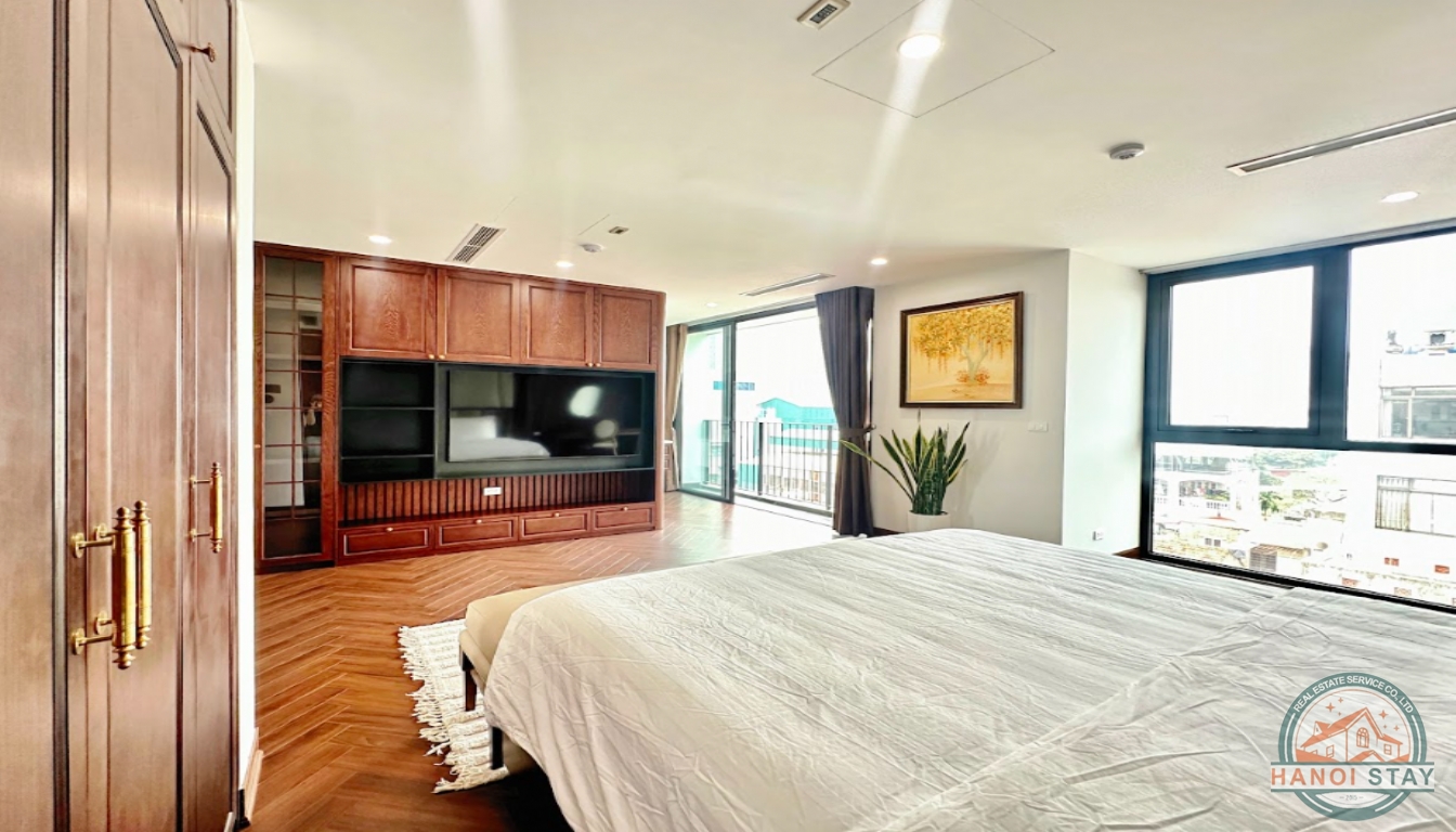 PENT HOUSE APARTMENT FOR RENT IN NHAT CHIEU AREA, TAY HO 8