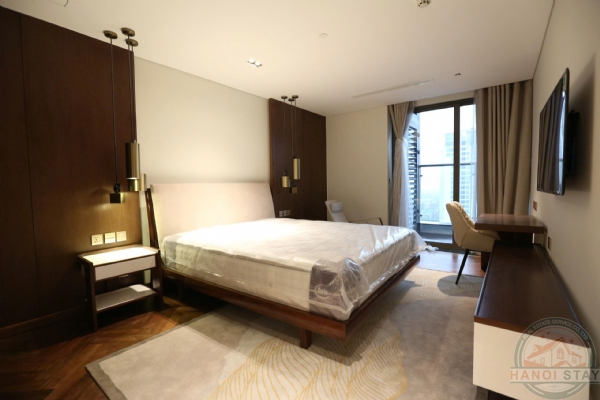 PENTHOUSE FOR RENT | 3 BEDROOMS | 411 SQM | LAKE VIEW | HANOI 21