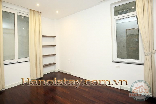 *Perfect West Lake View Four-bedroom apartment Rental in Quang Khanh Area* 27