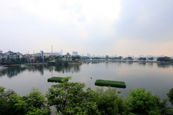 *Magnificent Truc Bach Lake View Two Bedroom Flat for Rent in Tran Vu street, Ba Dinh*