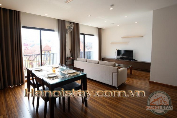 *Quality 4 star serviced apartment Rental right on the windy West Lake* 4