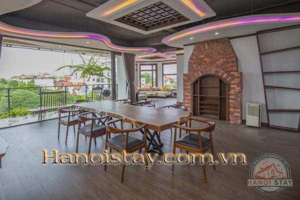*Quality 5 star fabulous 4 Bedroom Apartment Rental located right on the windy West Lake, Tay Ho* 3
