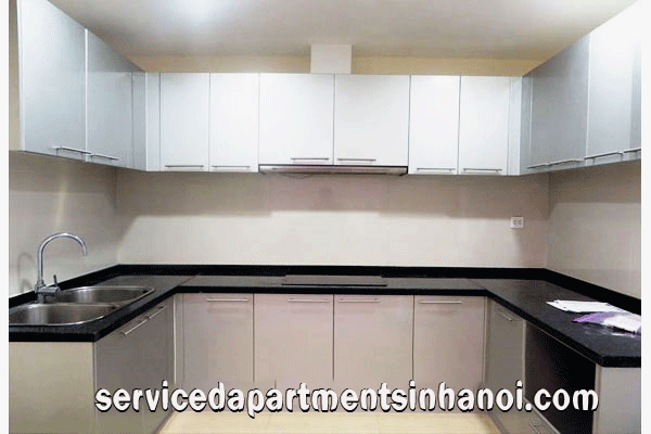 Reasonable Price Two bedroom apartment rental in R2 Tower, Vinhomes Royal City 3