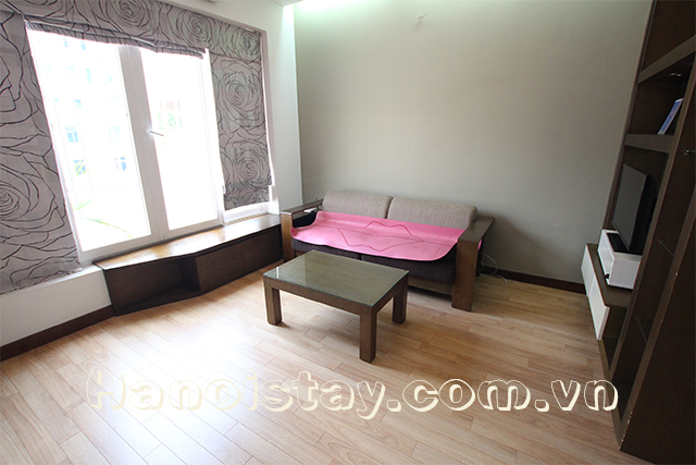 Rental Serviced apartment in Lieu Giai str, 65 sqm, wooden floor 1