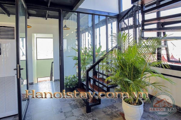 *See, Hear nature in this super bright amazing 4 bedroom apartment rental in Tay Ho* 1