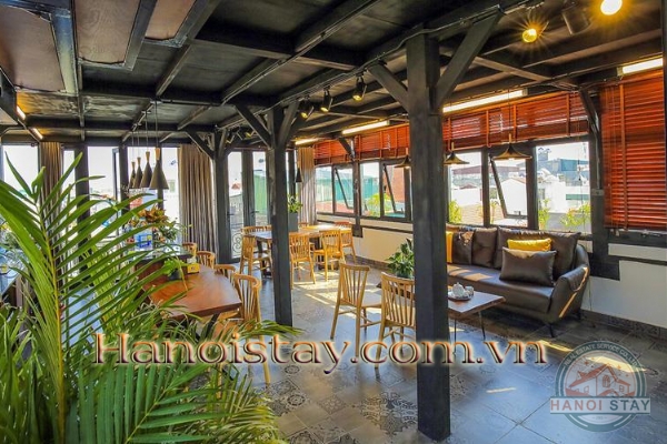 *See, Hear nature in this super bright amazing 4 bedroom apartment rental in Tay Ho* 2