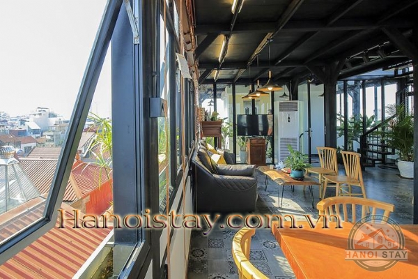 *See, Hear nature in this super bright amazing 4 bedroom apartment rental in Tay Ho* 7