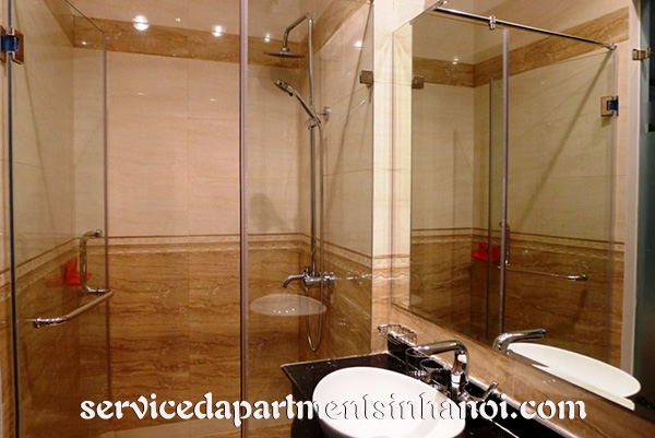 Shiny three bedroom apartment in Lang Ha, Dong Da 12
