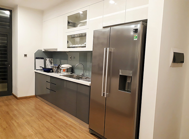 *SmartHome Three Bedroom Apartment For Rent in Vinhomes Metropolis* 2