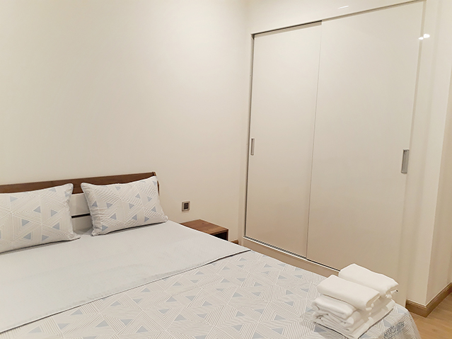 *SmartHome Three Bedroom Apartment For Rent in Vinhomes Metropolis* 4