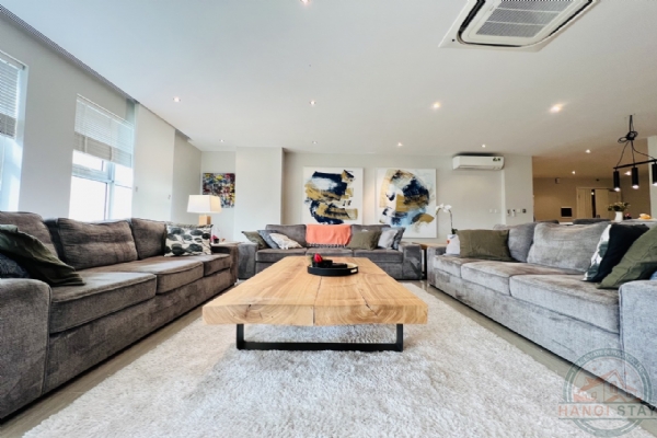 Sophisticated & Elegant 2-bedroom apartment of 163 m2 in Ciputra with Golf course View 16