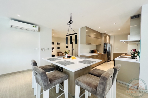 Sophisticated & Elegant 2-bedroom apartment of 163 m2 in Ciputra with Golf course View 9
