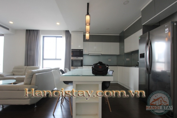 *Spacious Bright Rental 03 bedroom serviced apartment near Thong nhat Park & Vincome Center* 2