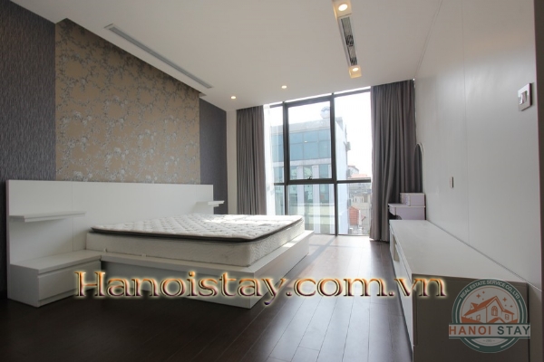 *Spacious Bright Rental 03 bedroom serviced apartment near Thong nhat Park & Vincome Center* 5