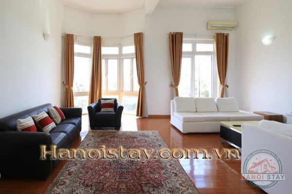 *Spacious Lake View 03 Bedroom Apartment For rent in Xuan Dieu str, Tay Ho* 4