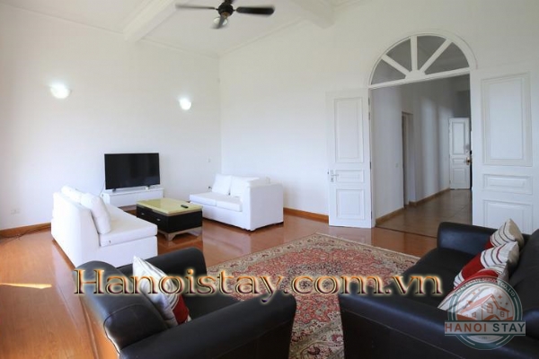 *Spacious Lake View 03 Bedroom Apartment For rent in Xuan Dieu str, Tay Ho* 5