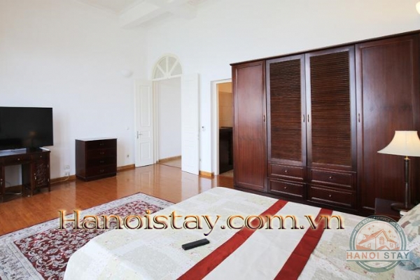 *Spacious Lake View 03 Bedroom Apartment For rent in Xuan Dieu str, Tay Ho* 8