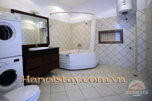 *Spacious Lake View 03 Bedroom Apartment For rent in Xuan Dieu str, Tay Ho* 36