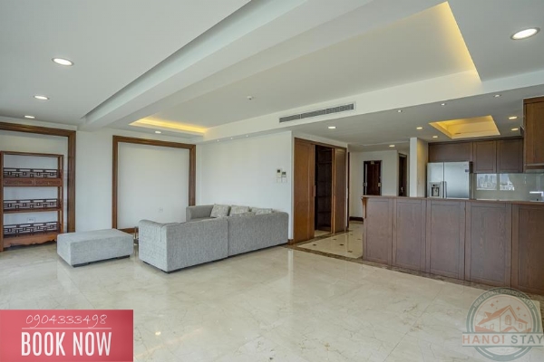 Spacious lake view 3 bedroom apartment for rent on Xuan Dieu street, Tay Ho 3