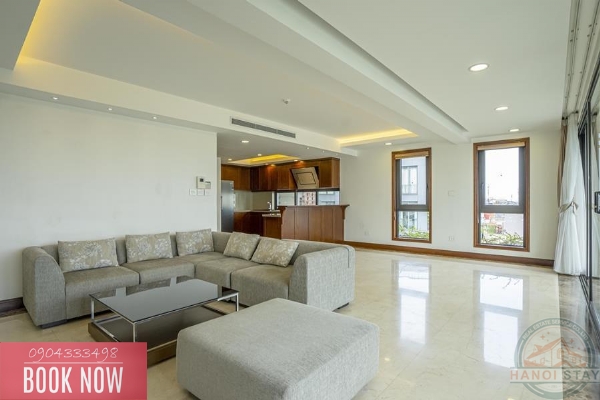 Spacious lake view 3 bedroom apartment for rent on Xuan Dieu street, Tay Ho 4