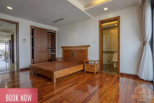 Spacious lake view 3 bedroom apartment for rent on Xuan Dieu street, Tay Ho 16