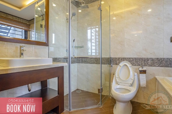 Spacious lake view 3 bedroom apartment for rent on Xuan Dieu street, Tay Ho 19