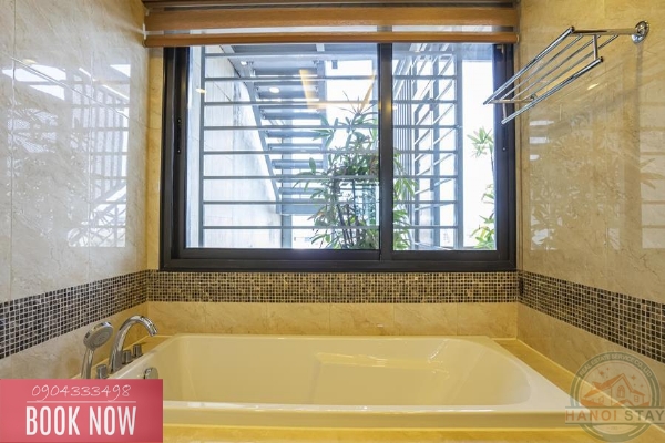 Spacious lake view 3 bedroom apartment for rent on Xuan Dieu street, Tay Ho 20