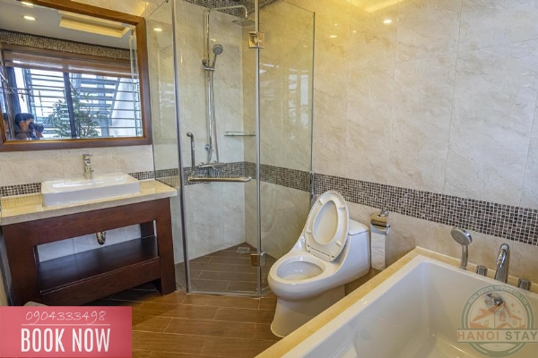 Spacious lake view 3 bedroom apartment for rent on Xuan Dieu street, Tay Ho 21