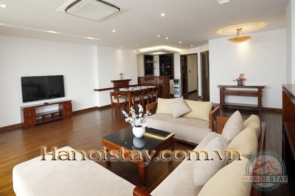 *Spacious Lake View 4 Bedroom Flat for rent in Xuan Dieu street, Tay Ho* 1