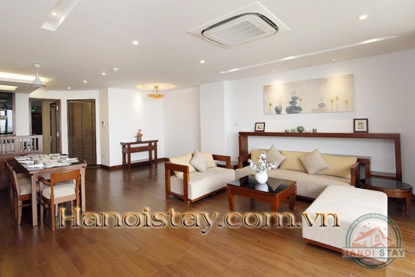 *Spacious Lake View 4 Bedroom Flat for rent in Xuan Dieu street, Tay Ho* 2
