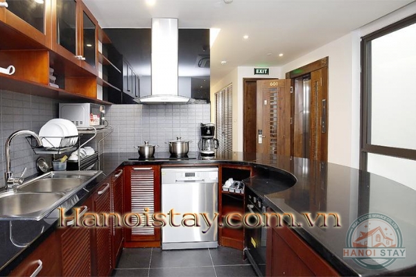 *Spacious Lake View 4 Bedroom Flat for rent in Xuan Dieu street, Tay Ho* 7