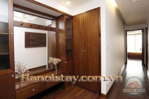 *Spacious Lake View 4 Bedroom Flat for rent in Xuan Dieu street, Tay Ho* 13