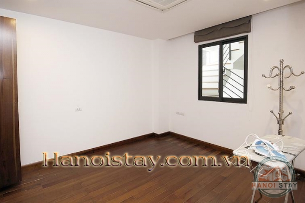 *Spacious Lake View 4 Bedroom Flat for rent in Xuan Dieu street, Tay Ho* 15