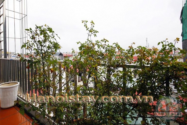 *Spacious Lake View Three Bedroom Property For Rent in Tay Ho District, Good Price* 6