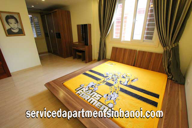 Spacious Modern Three Bedroom Apartment for rent in Giang Vo street, Ba Dinh. 9