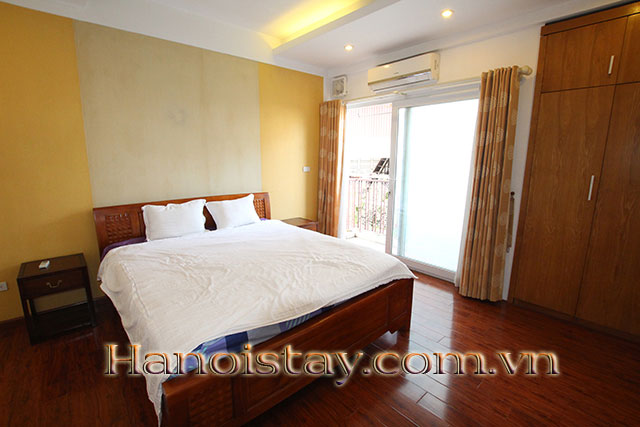 Spacious rental two bedroom apartment in Au Co str, Tay Ho, Full services, Elevator 10