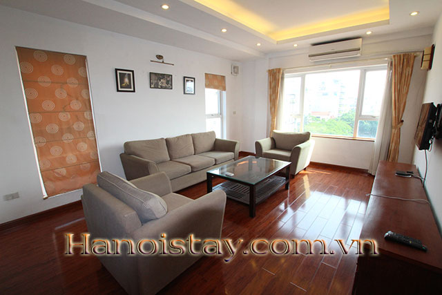 Spacious rental two bedroom apartment in Au Co str, Tay Ho, Full services, Elevator 4