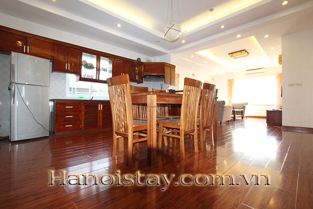 Spacious rental two bedroom apartment in Au Co str, Tay Ho, Full services, Elevator 6