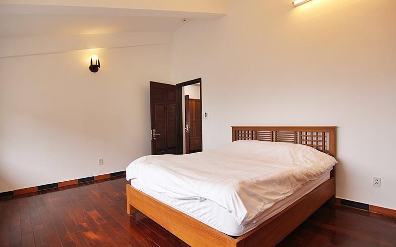 Spacious rental two bedroom apartment in Tay Ho st, full furnished, Reasonable price 6