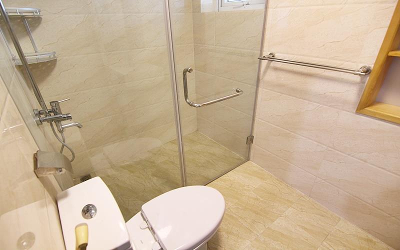 Spacious rental two bedroom apartment in Tay Ho st, full furnished, Reasonable price 8