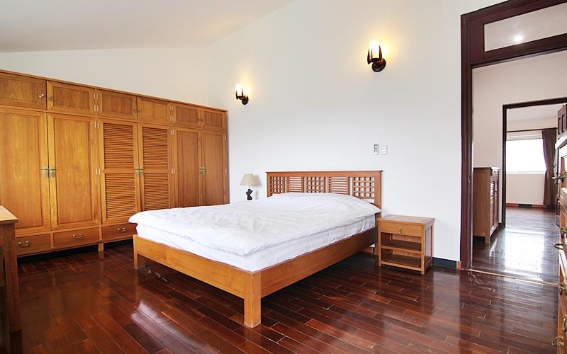 Spacious rental two bedroom apartment in Tay Ho st, full furnished, Reasonable price 9