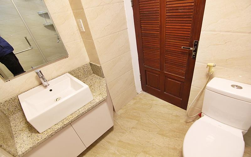 Spacious rental two bedroom apartment in Tay Ho st, full furnished, Reasonable price 1