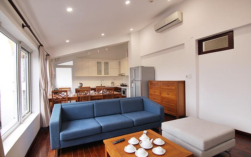 Spacious rental two bedroom apartment in Tay Ho st, full furnished, Reasonable price 12