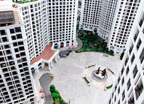Spacious Two bedroom apartment for rent in R2, Vinhomes Royal City 11
