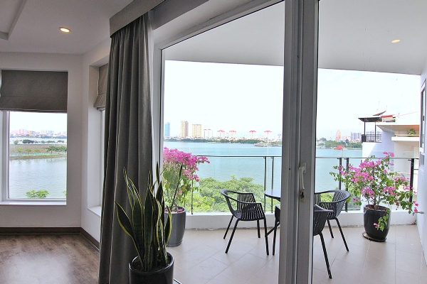 *Spectacular Lake View 03 Bedroom Apartment Rental in To Ngoc Van street, Tay Ho*
