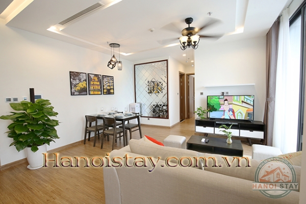 *Spectacular Two Bedroom Apartment for rent in M1 Building, Vinhomes Metropolis Lieu giai* 9