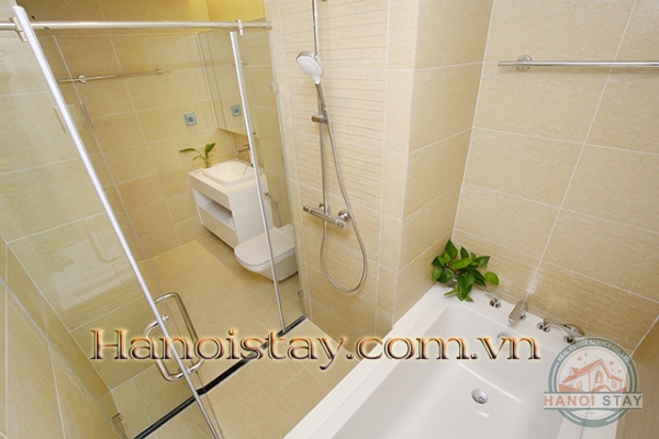 *Spectacular Two Bedroom Apartment for rent in M1 Building, Vinhomes Metropolis Lieu giai* 11